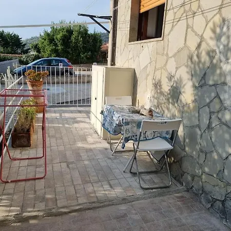 Verso Il Castello Apartman
